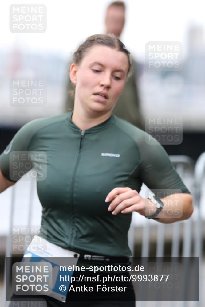 16.08.2026 - KN Förde Triathlon 2026 Antke Förster http://msf.ph/oto/9993877 16.08.2026 10:21:03 Laufen  meine-sportfotos.de