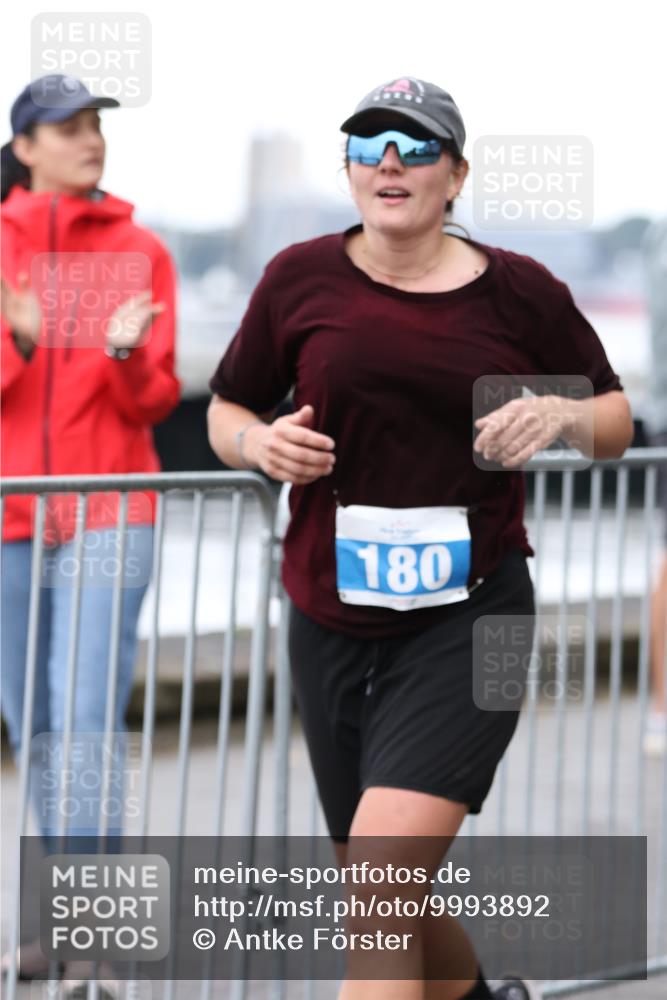16.08.2026 - KN Förde Triathlon 2026 Antke Förster http://msf.ph/oto/9993892 16.08.2026 10:21:30 Laufen  meine-sportfotos.de
