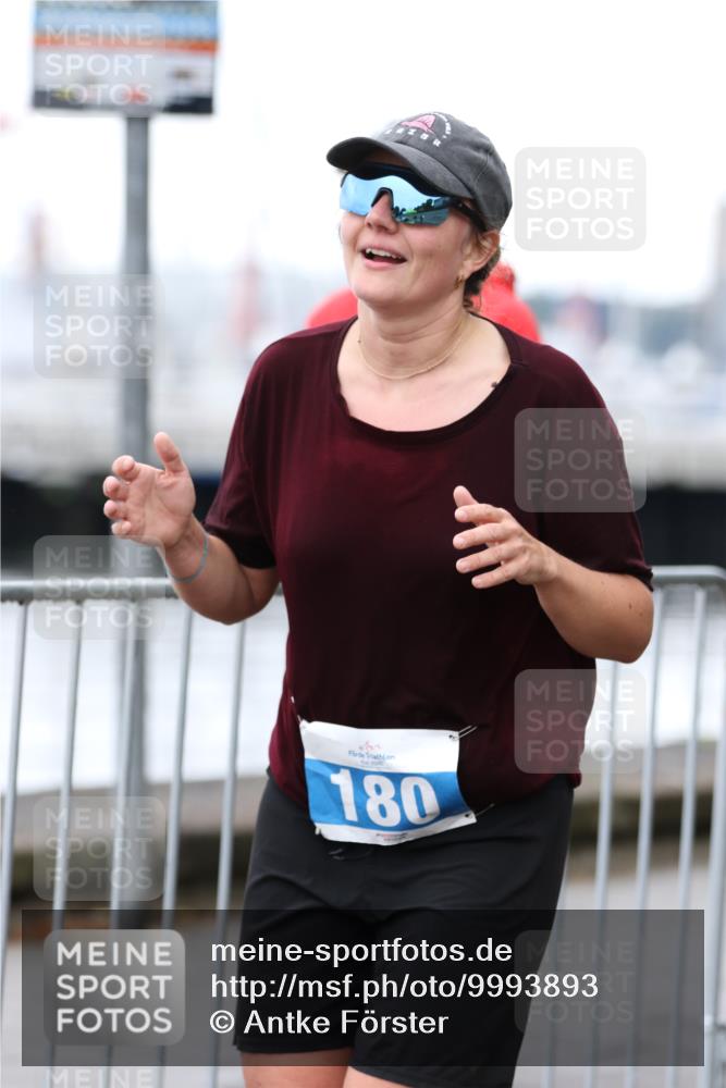 16.08.2026 - KN Förde Triathlon 2026 Antke Förster http://msf.ph/oto/9993893 16.08.2026 10:21:30 Laufen  meine-sportfotos.de