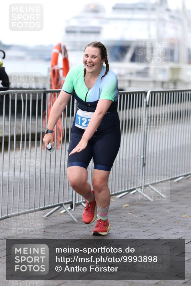 16.08.2026 - KN Förde Triathlon 2026 Antke Förster http://msf.ph/oto/9993898 16.08.2026 10:21:35 Laufen  meine-sportfotos.de