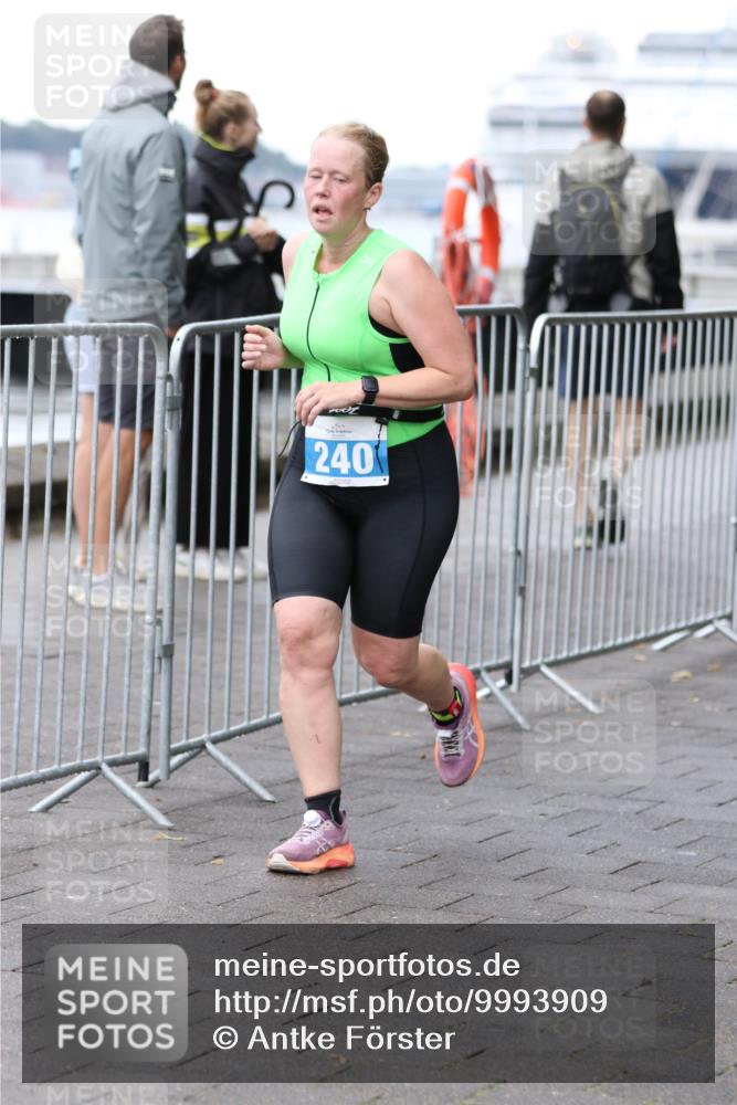 16.08.2026 - KN Förde Triathlon 2026 Antke Förster http://msf.ph/oto/9993909 16.08.2026 10:21:43 Laufen  meine-sportfotos.de