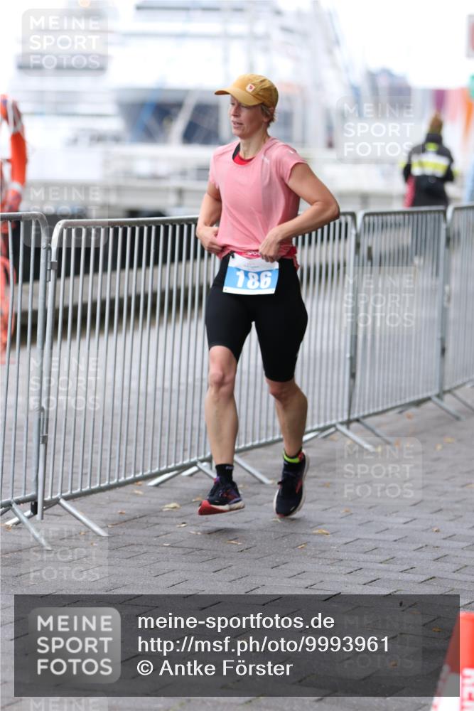16.08.2026 - KN Förde Triathlon 2026 Antke Förster http://msf.ph/oto/9993961 16.08.2026 10:22:40 Laufen  meine-sportfotos.de