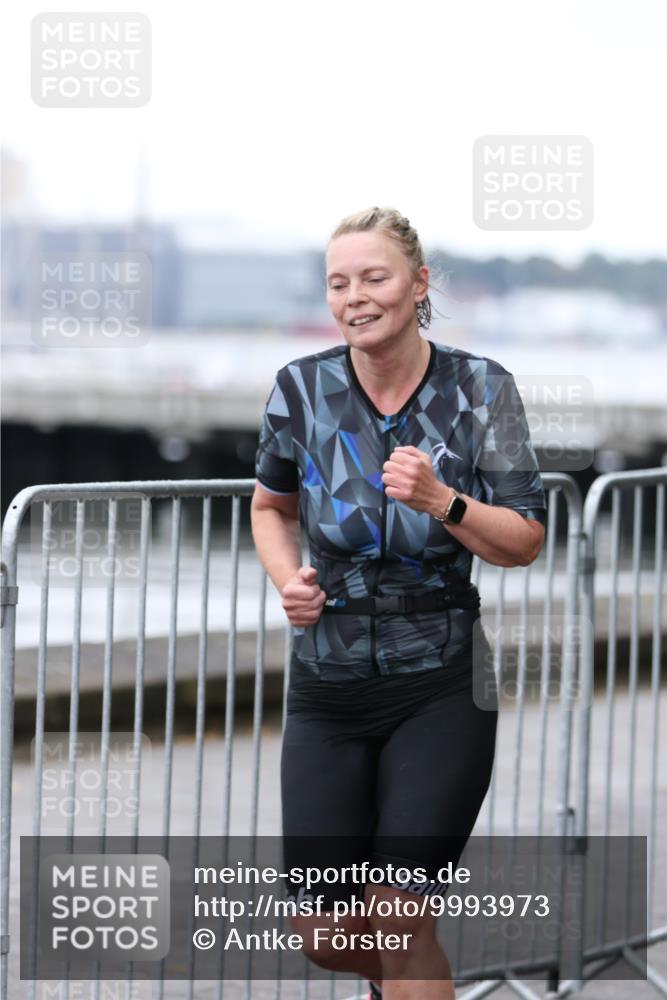 16.08.2026 - KN Förde Triathlon 2026 Antke Förster http://msf.ph/oto/9993973 16.08.2026 10:22:54 Laufen  meine-sportfotos.de