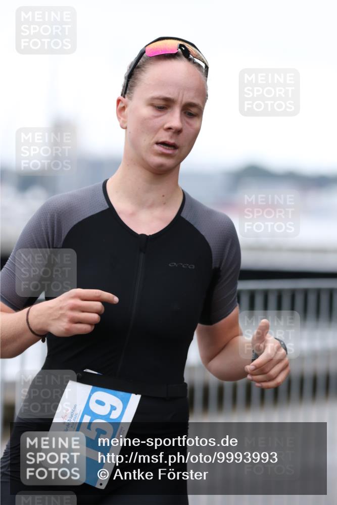 16.08.2026 - KN Förde Triathlon 2026 Antke Förster http://msf.ph/oto/9993993 16.08.2026 10:23:20 Laufen  meine-sportfotos.de