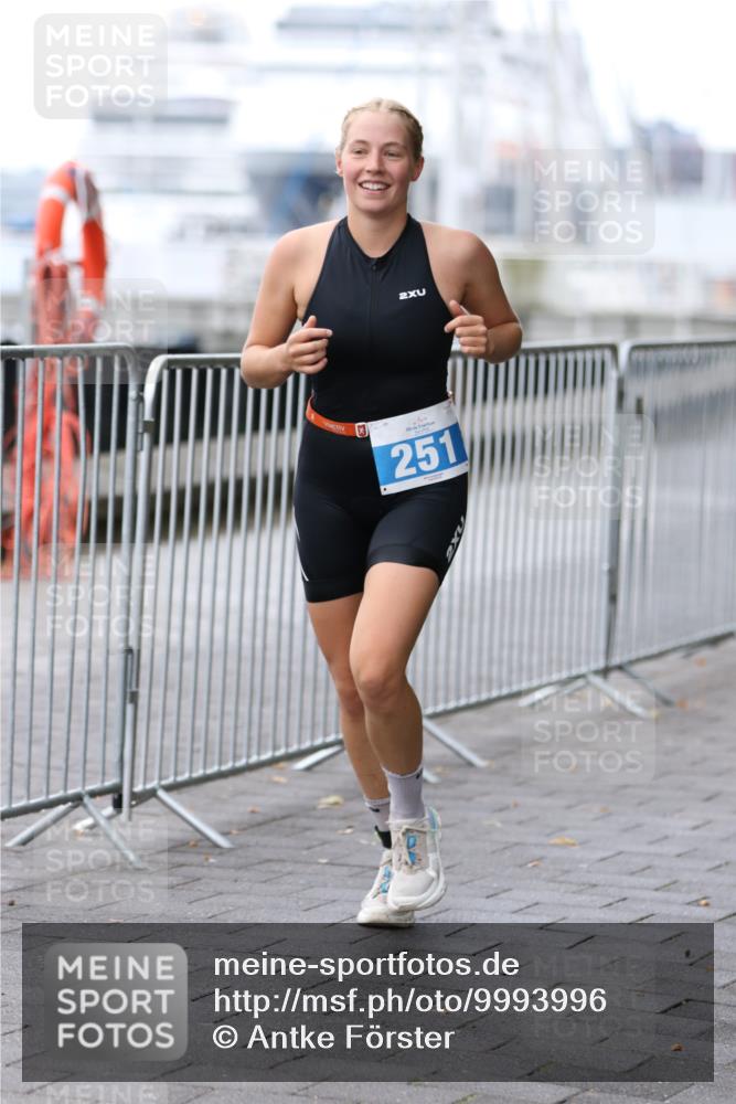 16.08.2026 - KN Förde Triathlon 2026 Antke Förster http://msf.ph/oto/9993996 16.08.2026 10:23:24 Laufen  meine-sportfotos.de