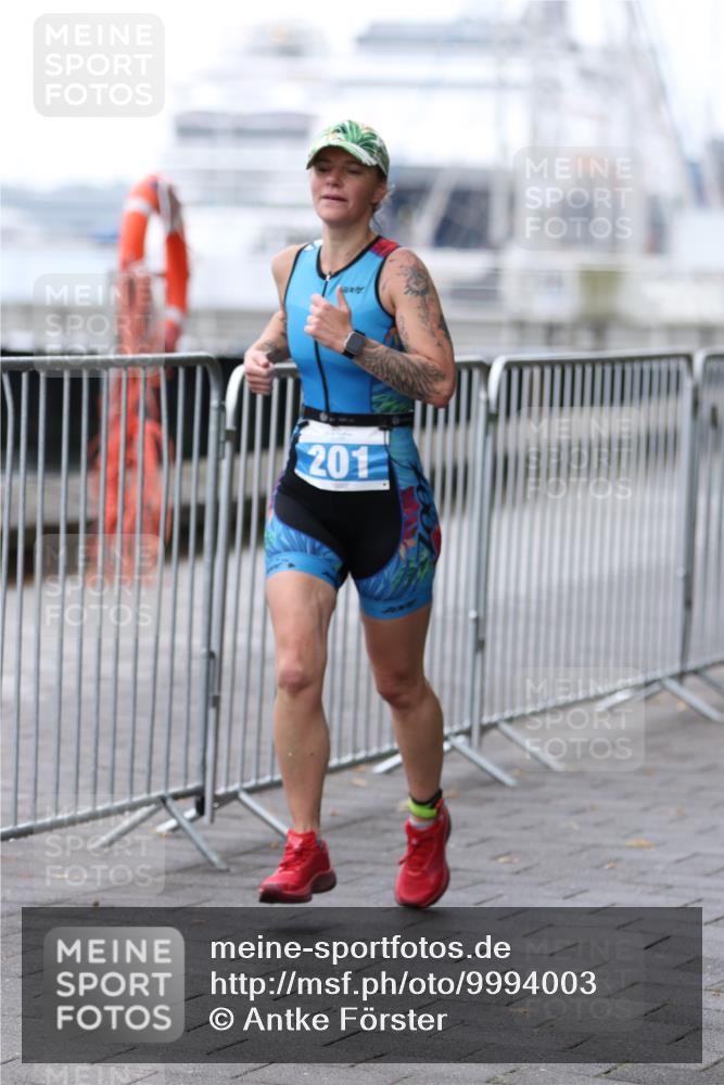 16.08.2026 - KN Förde Triathlon 2026 Antke Förster http://msf.ph/oto/9994003 16.08.2026 10:23:36 Laufen  meine-sportfotos.de