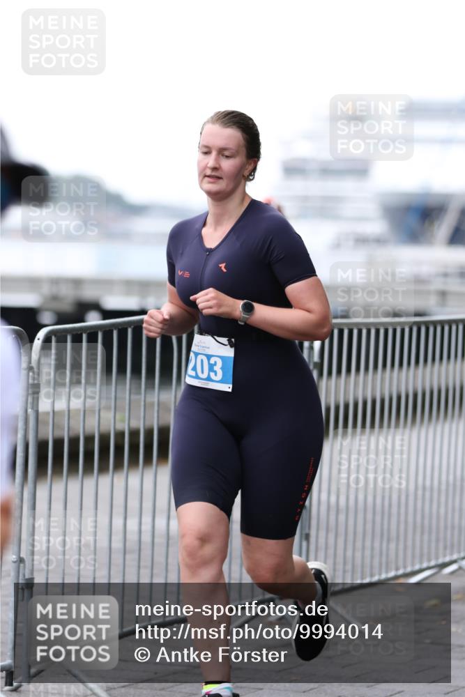 16.08.2026 - KN Förde Triathlon 2026 Antke Förster http://msf.ph/oto/9994014 16.08.2026 10:23:58 Laufen  meine-sportfotos.de
