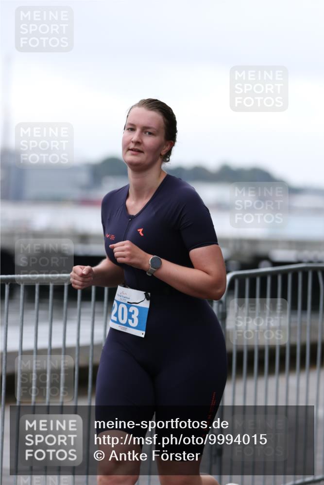 16.08.2026 - KN Förde Triathlon 2026 Antke Förster http://msf.ph/oto/9994015 16.08.2026 10:23:59 Laufen  meine-sportfotos.de