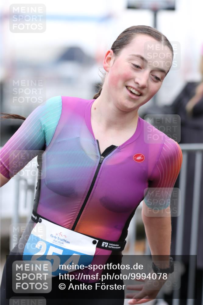 16.08.2026 - KN Förde Triathlon 2026 Antke Förster http://msf.ph/oto/9994078 16.08.2026 10:25:34 Laufen  meine-sportfotos.de