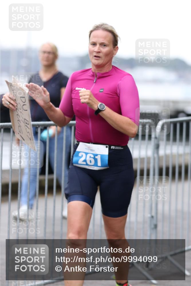16.08.2026 - KN Förde Triathlon 2026 Antke Förster http://msf.ph/oto/9994099 16.08.2026 10:25:55 Laufen  meine-sportfotos.de