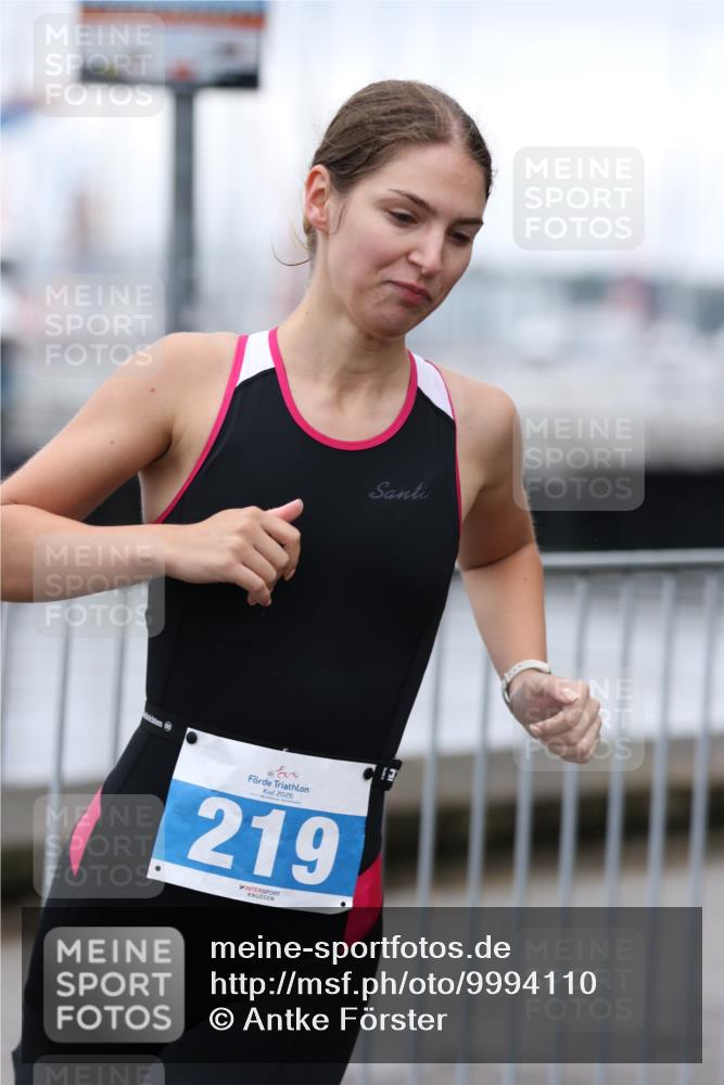 16.08.2026 - KN Förde Triathlon 2026 Antke Förster http://msf.ph/oto/9994110 16.08.2026 10:26:15 Laufen  meine-sportfotos.de
