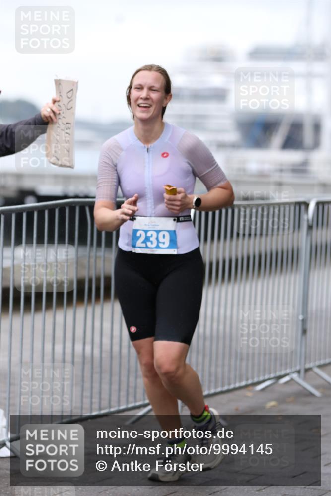 16.08.2026 - KN Förde Triathlon 2026 Antke Förster http://msf.ph/oto/9994145 16.08.2026 10:26:49 Laufen  meine-sportfotos.de