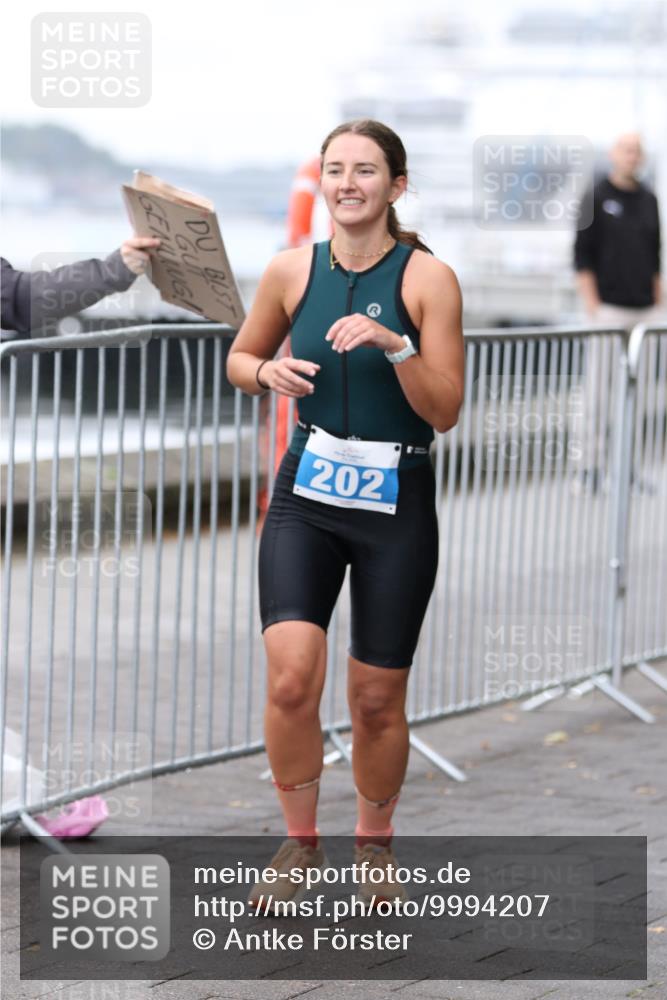 16.08.2026 - KN Förde Triathlon 2026 Antke Förster http://msf.ph/oto/9994207 16.08.2026 10:28:17 Laufen  meine-sportfotos.de