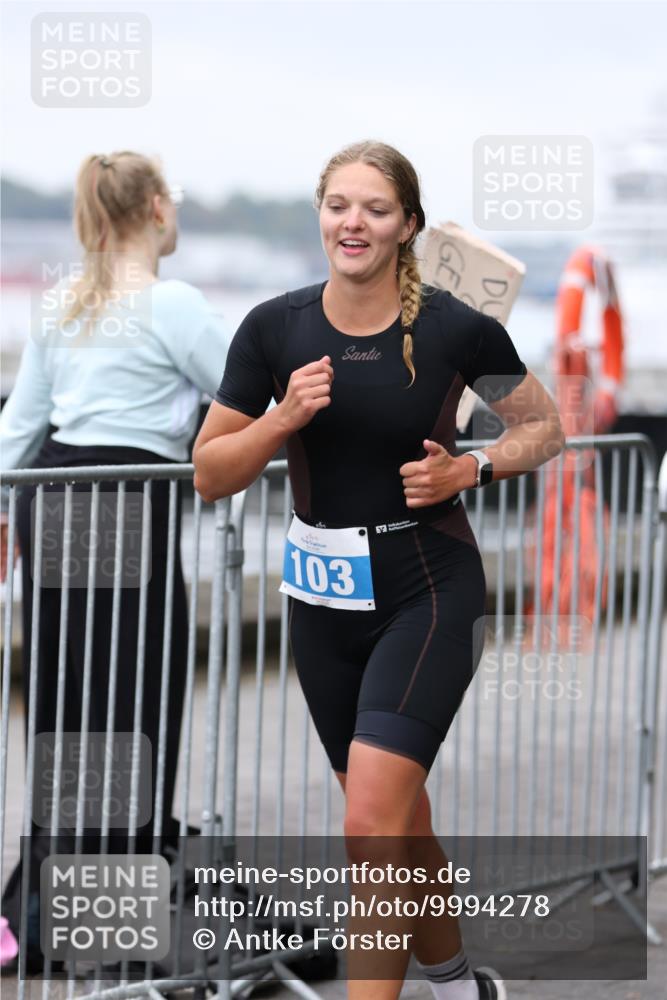 16.08.2026 - KN Förde Triathlon 2026 Antke Förster http://msf.ph/oto/9994278 16.08.2026 10:30:03 Laufen  meine-sportfotos.de