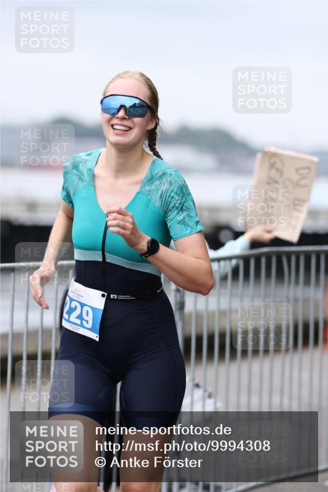 16.08.2026 - KN Förde Triathlon 2026 Antke Förster http://msf.ph/oto/9994308 16.08.2026 10:30:42 Laufen  meine-sportfotos.de