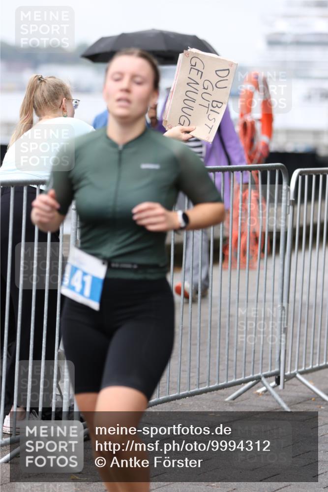 16.08.2026 - KN Förde Triathlon 2026 Antke Förster http://msf.ph/oto/9994312 16.08.2026 10:30:46 Laufen  meine-sportfotos.de