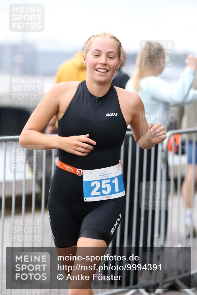 16.08.2026 - KN Förde Triathlon 2026 Antke Förster http://msf.ph/oto/9994391 16.08.2026 10:32:16 Laufen  meine-sportfotos.de