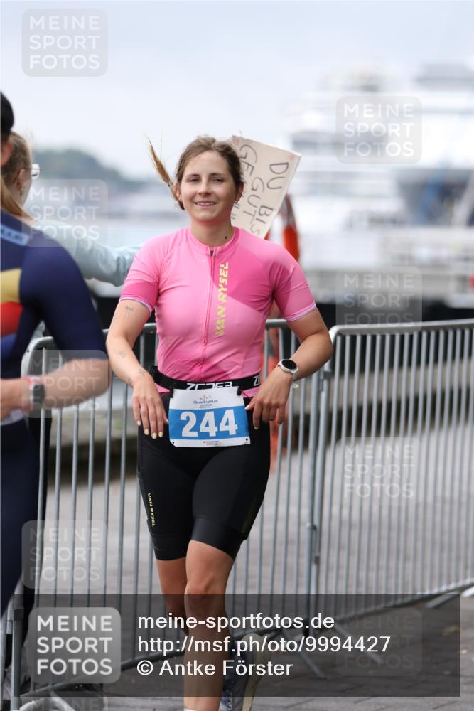 16.08.2026 - KN Förde Triathlon 2026 Antke Förster http://msf.ph/oto/9994427 16.08.2026 10:33:00 Laufen  meine-sportfotos.de