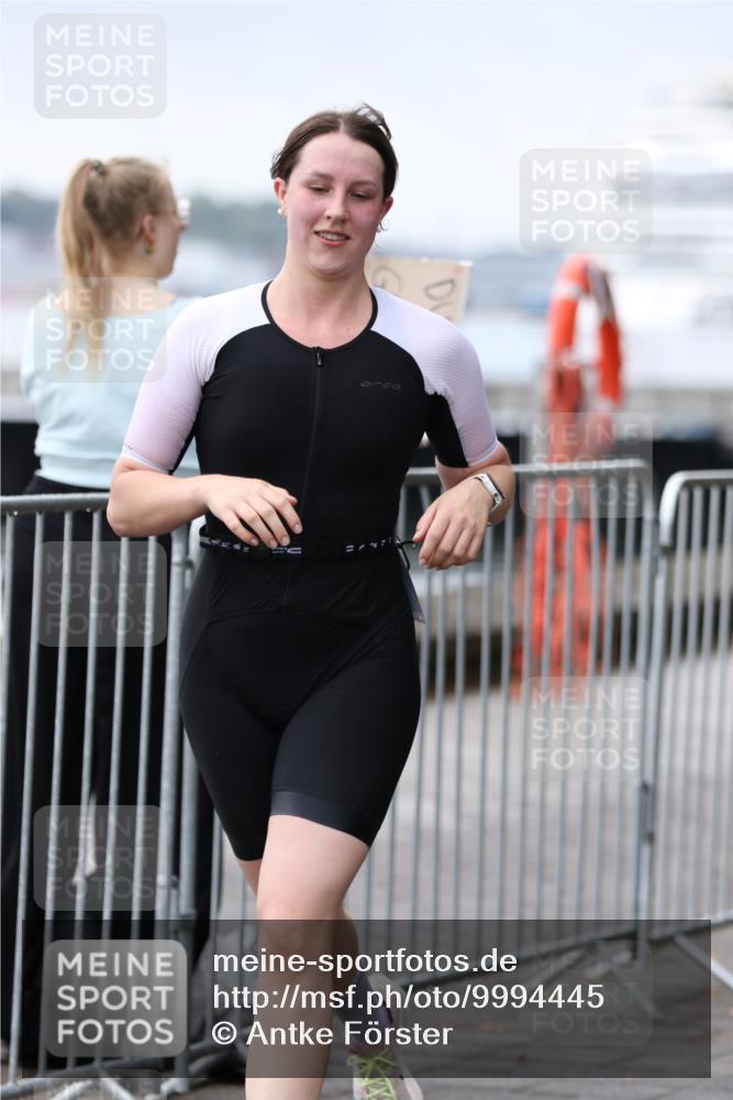 16.08.2026 - KN Förde Triathlon 2026 Antke Förster http://msf.ph/oto/9994445 16.08.2026 10:33:17 Laufen  meine-sportfotos.de