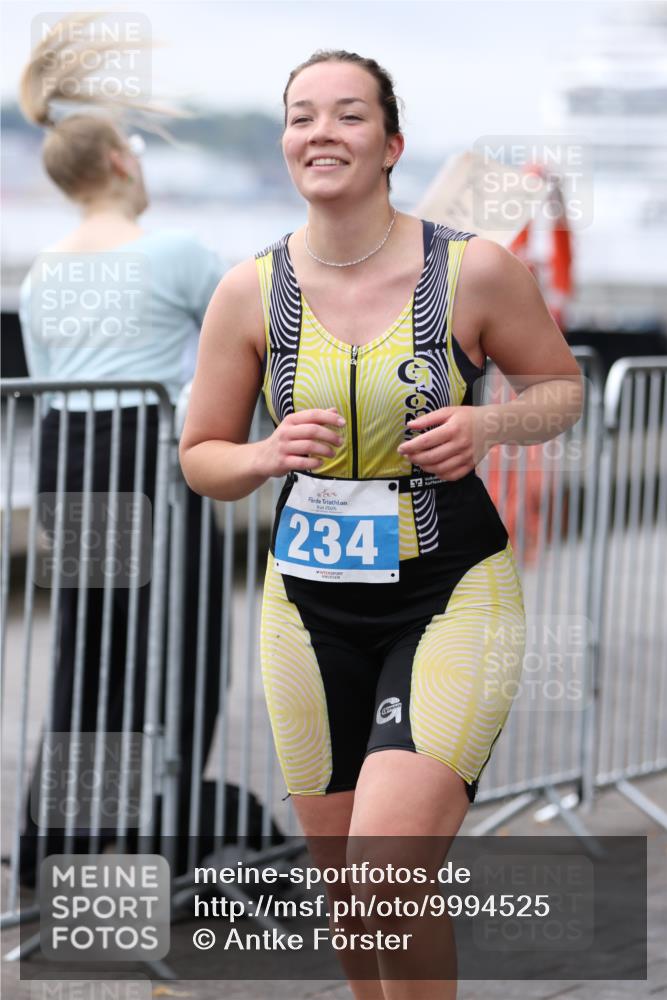 16.08.2026 - KN Förde Triathlon 2026 Antke Förster http://msf.ph/oto/9994525 16.08.2026 10:35:19 Laufen  meine-sportfotos.de