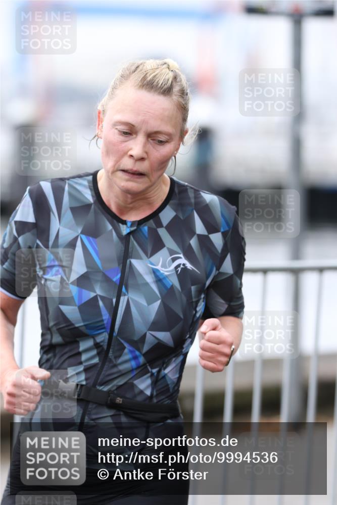 16.08.2026 - KN Förde Triathlon 2026 Antke Förster http://msf.ph/oto/9994536 16.08.2026 10:35:32 Laufen  meine-sportfotos.de