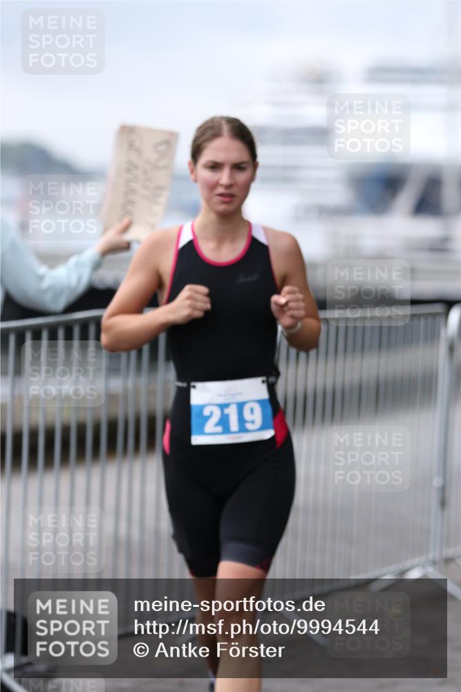 16.08.2026 - KN Förde Triathlon 2026 Antke Förster http://msf.ph/oto/9994544 16.08.2026 10:35:45 Laufen  meine-sportfotos.de