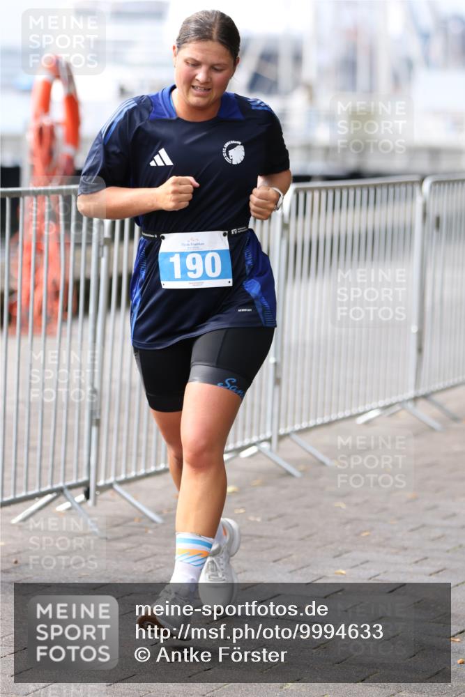 16.08.2026 - KN Förde Triathlon 2026 Antke Förster http://msf.ph/oto/9994633 16.08.2026 10:38:02 Laufen  meine-sportfotos.de