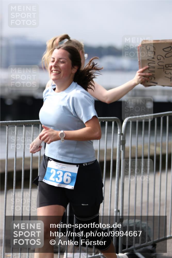 16.08.2026 - KN Förde Triathlon 2026 Antke Förster http://msf.ph/oto/9994667 16.08.2026 10:39:11 Laufen  meine-sportfotos.de