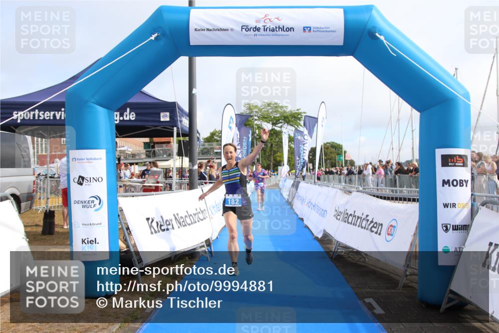 16.08.2026 - KN Förde Triathlon 2026 Markus Tischler http://msf.ph/oto/9994881 16.08.2026 10:44:49 Ziel 169, 182, 184, 169, 182, 184 meine-sportfotos.de