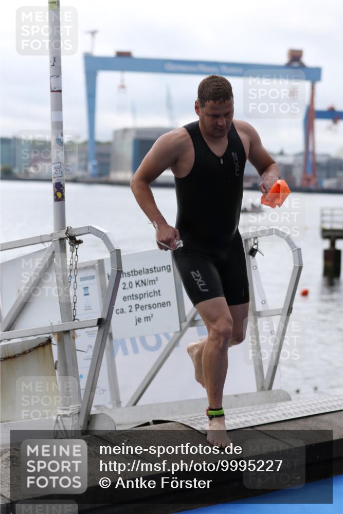 16.08.2026 - KN Förde Triathlon 2026 Antke Förster http://msf.ph/oto/9995227 16.08.2026 10:52:02 Schwimmen 301 meine-sportfotos.de