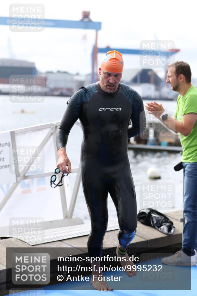 16.08.2026 - KN Förde Triathlon 2026 Antke Förster http://msf.ph/oto/9995232 16.08.2026 10:53:02 Schwimmen 302, 305, 307 meine-sportfotos.de