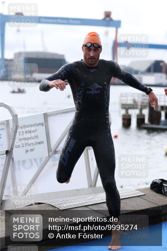 16.08.2026 - KN Förde Triathlon 2026 Antke Förster http://msf.ph/oto/9995274 16.08.2026 10:54:15 Schwimmen 318, 325, 330, 312, 313, 314, 330 meine-sportfotos.de