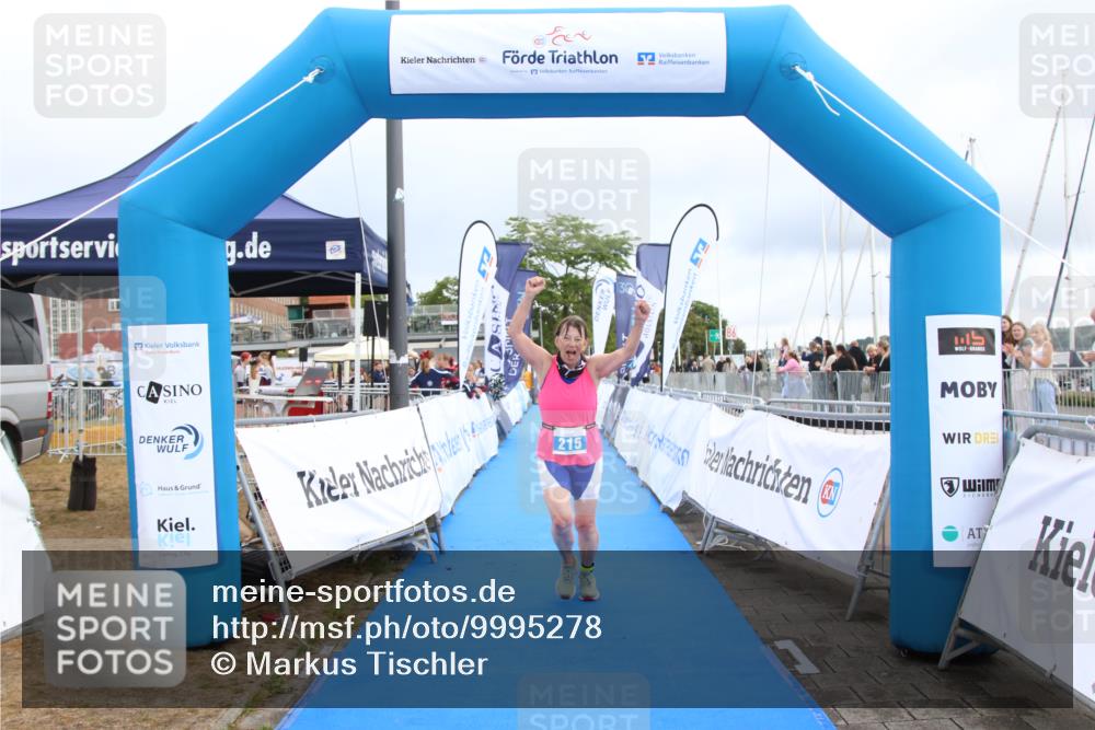 16.08.2026 - KN Förde Triathlon 2026 Markus Tischler http://msf.ph/oto/9995278 16.08.2026 10:56:48 Ziel 215, 215 meine-sportfotos.de