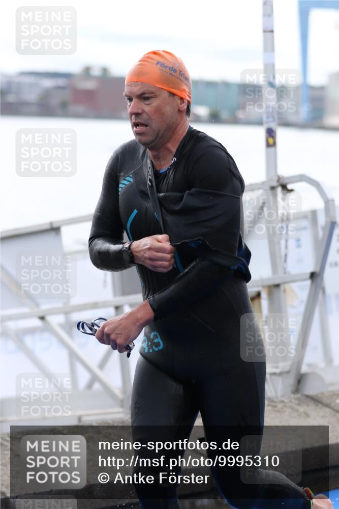 16.08.2026 - KN Förde Triathlon 2026 Antke Förster http://msf.ph/oto/9995310 16.08.2026 10:55:08 Schwimmen 221, 309, 317, 320, 323 meine-sportfotos.de