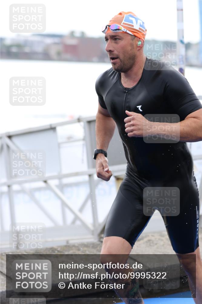 16.08.2026 - KN Förde Triathlon 2026 Antke Förster http://msf.ph/oto/9995322 16.08.2026 10:55:25 Schwimmen 221, 320, 323, 327, 329 meine-sportfotos.de