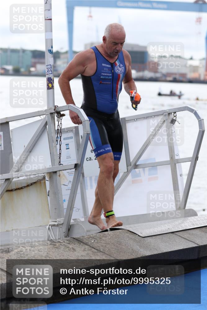 16.08.2026 - KN Förde Triathlon 2026 Antke Förster http://msf.ph/oto/9995325 16.08.2026 10:55:49 Schwimmen 320, 327, 329, 321, 324, 329 meine-sportfotos.de