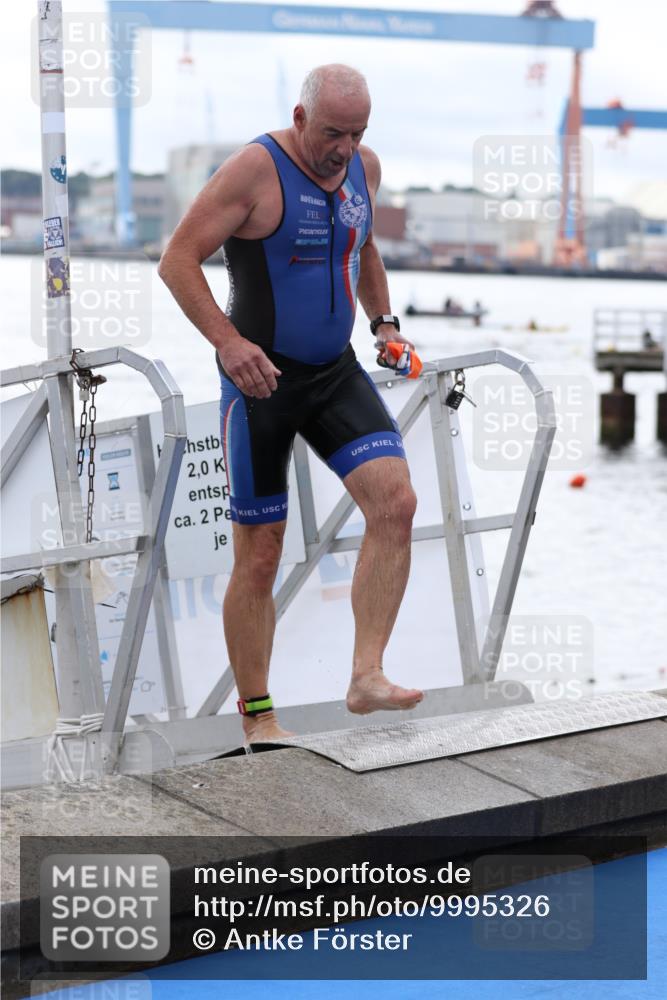 16.08.2026 - KN Förde Triathlon 2026 Antke Förster http://msf.ph/oto/9995326 16.08.2026 10:55:49 Schwimmen 320, 327, 329, 321, 324, 329 meine-sportfotos.de