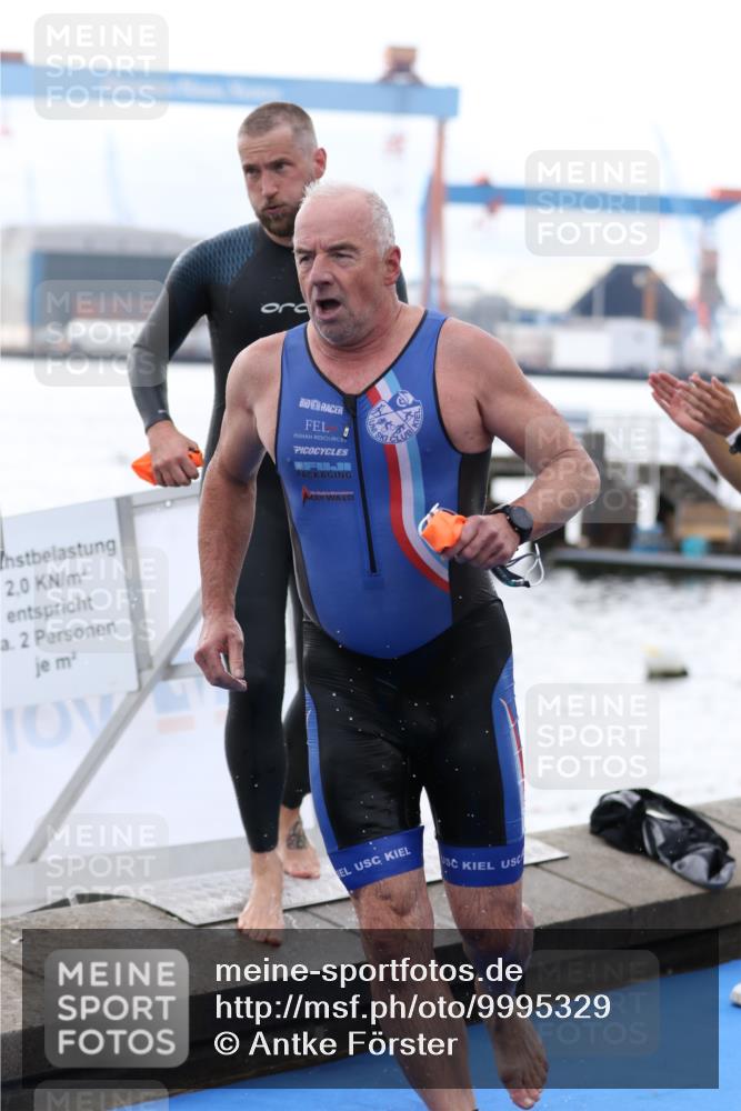 16.08.2026 - KN Förde Triathlon 2026 Antke Förster http://msf.ph/oto/9995329 16.08.2026 10:55:50 Schwimmen 327, 329, 321, 324 meine-sportfotos.de