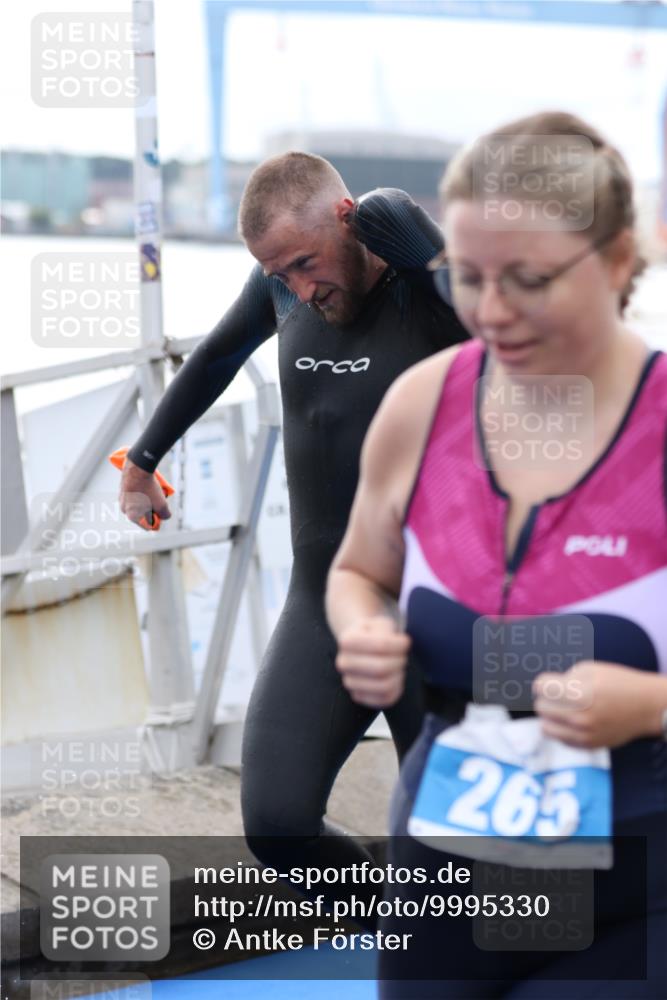 16.08.2026 - KN Förde Triathlon 2026 Antke Förster http://msf.ph/oto/9995330 16.08.2026 10:55:51 Schwimmen 327, 329, 321, 324 meine-sportfotos.de