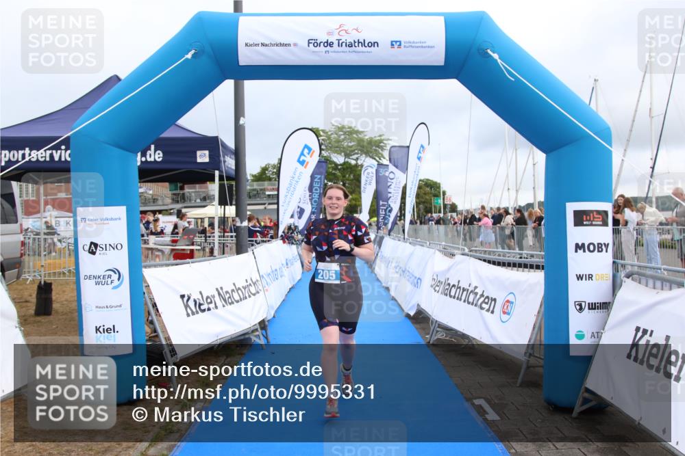 16.08.2026 - KN Förde Triathlon 2026 Markus Tischler http://msf.ph/oto/9995331 16.08.2026 10:57:12 Ziel 205, 205 meine-sportfotos.de