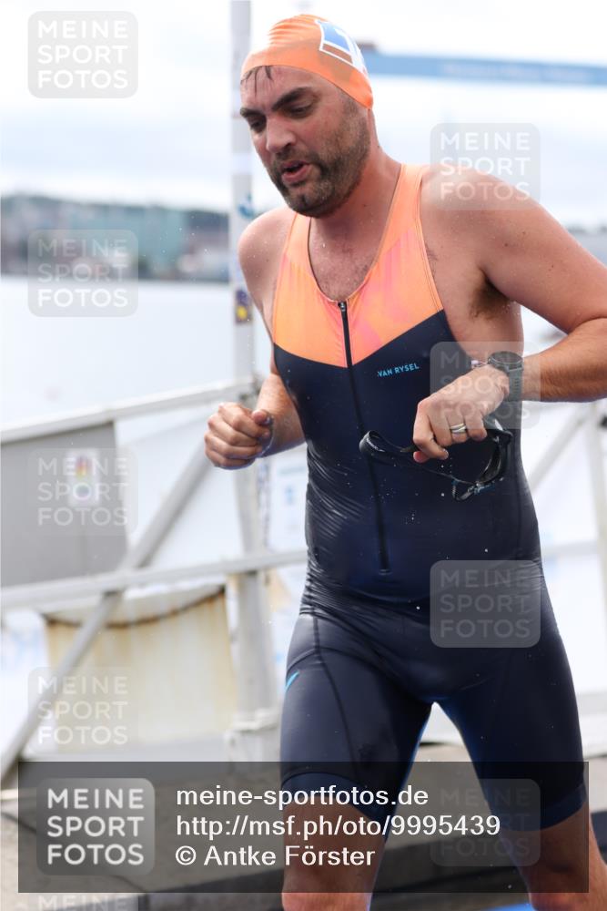 16.08.2026 - KN Förde Triathlon 2026 Antke Förster http://msf.ph/oto/9995439 16.08.2026 10:59:16 Schwimmen 328, 349, 371, 358 meine-sportfotos.de