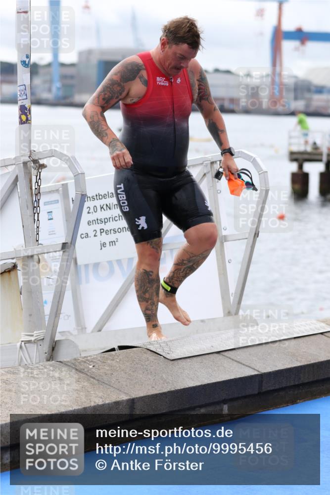 16.08.2026 - KN Förde Triathlon 2026 Antke Förster http://msf.ph/oto/9995456 16.08.2026 10:59:53 Schwimmen 346, 804, 354, 372, 391 meine-sportfotos.de
