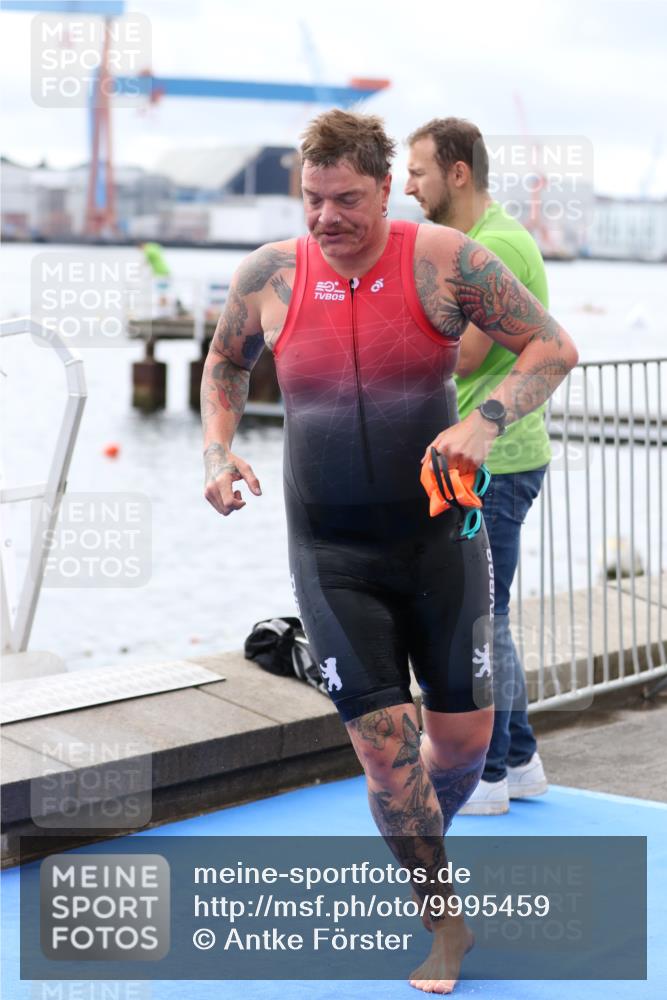 16.08.2026 - KN Förde Triathlon 2026 Antke Förster http://msf.ph/oto/9995459 16.08.2026 10:59:54 Schwimmen 346, 804, 354, 372, 391, 394 meine-sportfotos.de