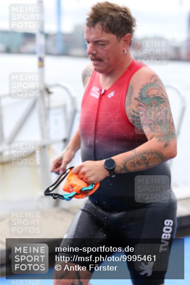 16.08.2026 - KN Förde Triathlon 2026 Antke Förster http://msf.ph/oto/9995461 16.08.2026 10:59:55 Schwimmen 346, 804, 354, 372, 391, 394 meine-sportfotos.de