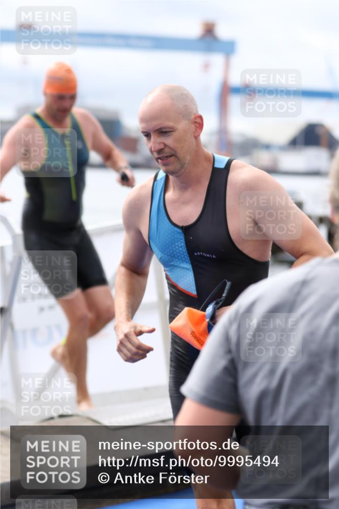 16.08.2026 - KN Förde Triathlon 2026 Antke Förster http://msf.ph/oto/9995494 16.08.2026 11:00:47 Schwimmen 368, 390, 392, 338, 342, 352, 356, 390, 395 meine-sportfotos.de