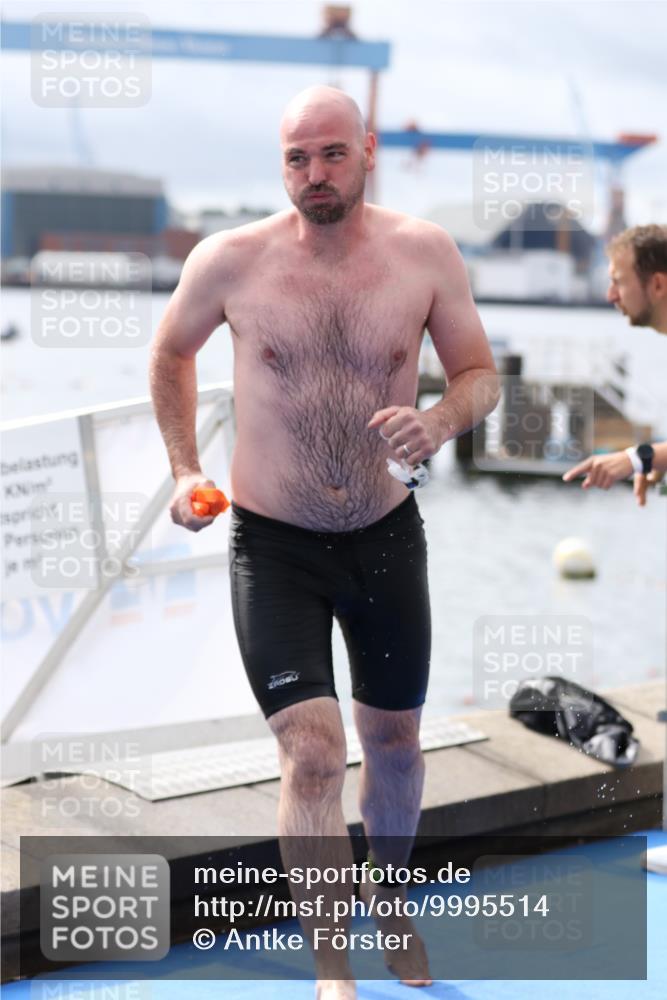 16.08.2026 - KN Förde Triathlon 2026 Antke Förster http://msf.ph/oto/9995514 16.08.2026 11:01:09 Schwimmen 338, 342, 356, 368, 390, 395, 342, 347, 352, 364, 365, 375, 382 meine-sportfotos.de