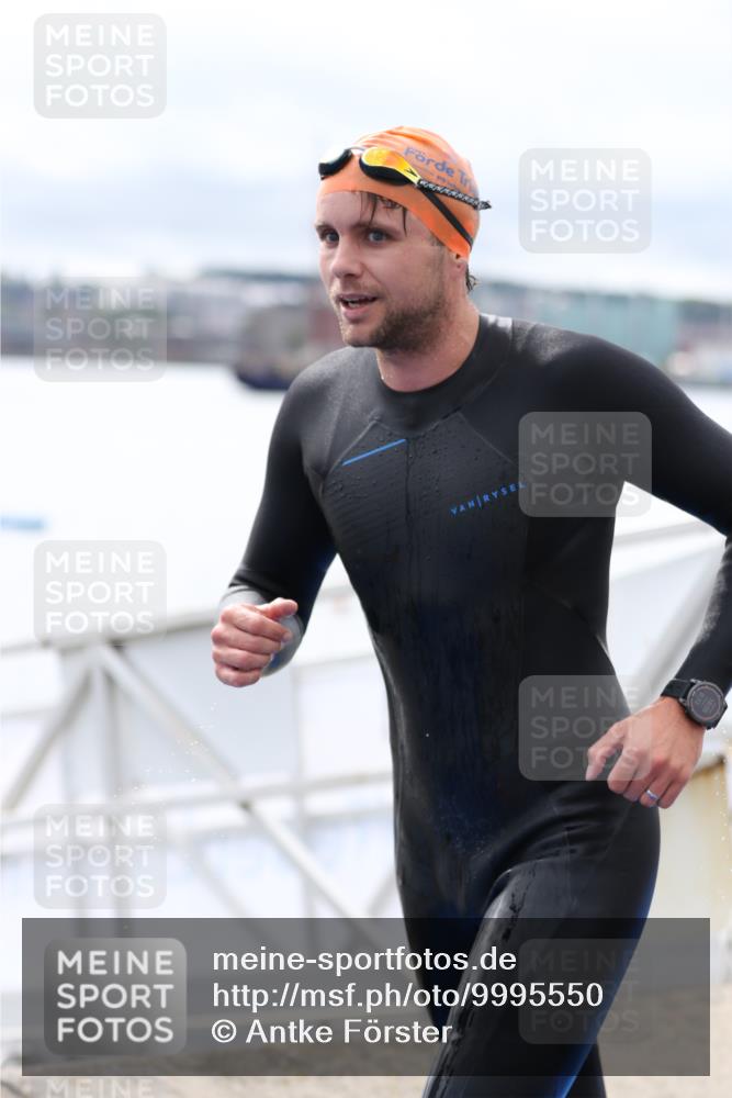 16.08.2026 - KN Förde Triathlon 2026 Antke Förster http://msf.ph/oto/9995550 16.08.2026 11:01:37 Schwimmen 347, 352, 353, 364, 365, 375, 382, 369, 376, 377, 383 meine-sportfotos.de