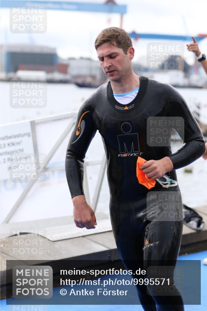 16.08.2026 - KN Förde Triathlon 2026 Antke Förster http://msf.ph/oto/9995571 16.08.2026 11:02:31 Schwimmen 410, 315, 316, 357, 388, 397 meine-sportfotos.de