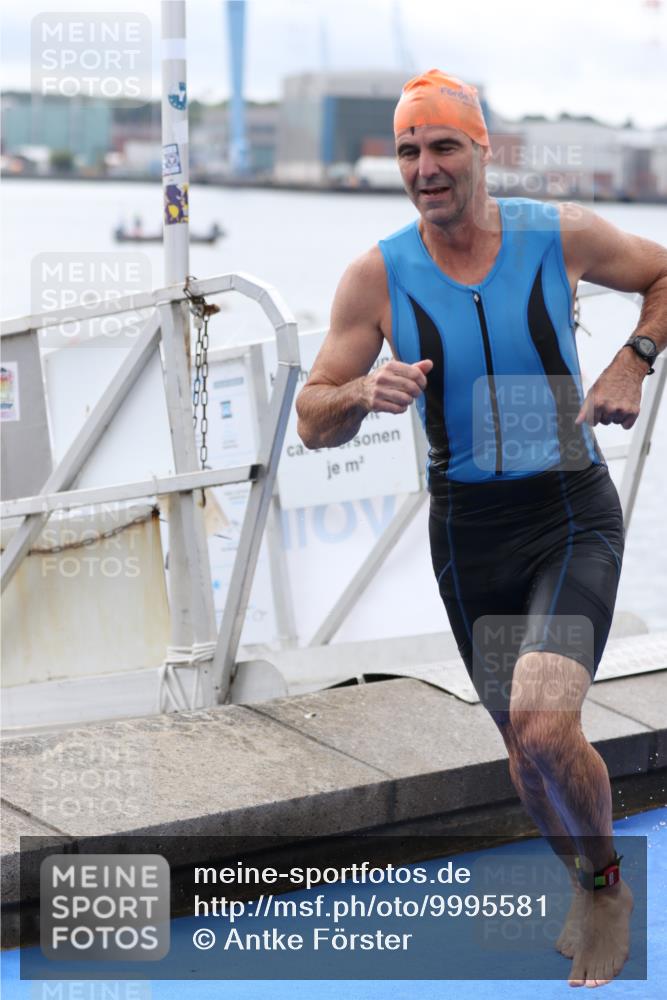 16.08.2026 - KN Förde Triathlon 2026 Antke Förster http://msf.ph/oto/9995581 16.08.2026 11:02:45 Schwimmen 357, 397, 410, 315, 316, 357, 360, 370, 388, 389 meine-sportfotos.de