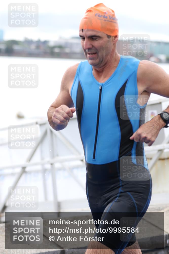 16.08.2026 - KN Förde Triathlon 2026 Antke Förster http://msf.ph/oto/9995584 16.08.2026 11:02:46 Schwimmen 357, 397, 410, 315, 316, 360, 370, 388, 389 meine-sportfotos.de